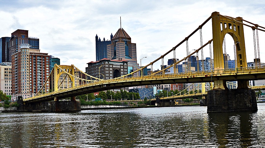 Pittsburgh, Pennsylvania. Source: Pixabay, Top 10 Urban Destinations in the United States. www.beardandcurly.com